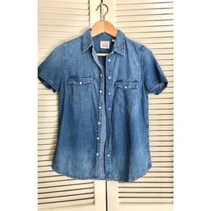 Levi’s Jean short sleeve top NWT